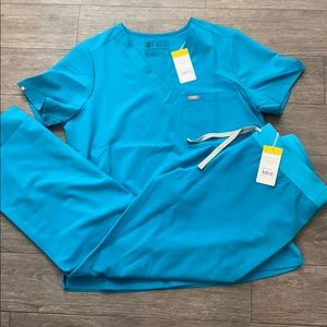 NWT FIGS set. Catarina top & Livingston pants.